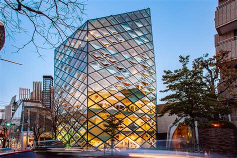 prada aoyama address